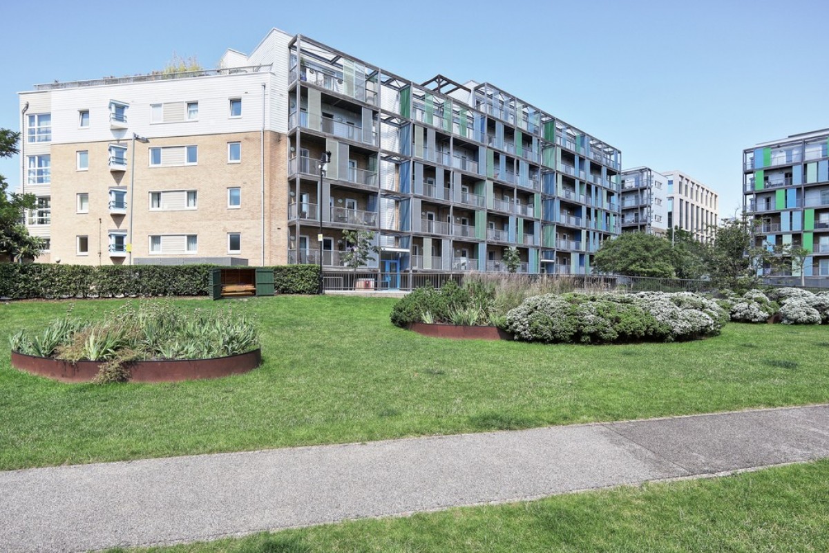 Warren Close