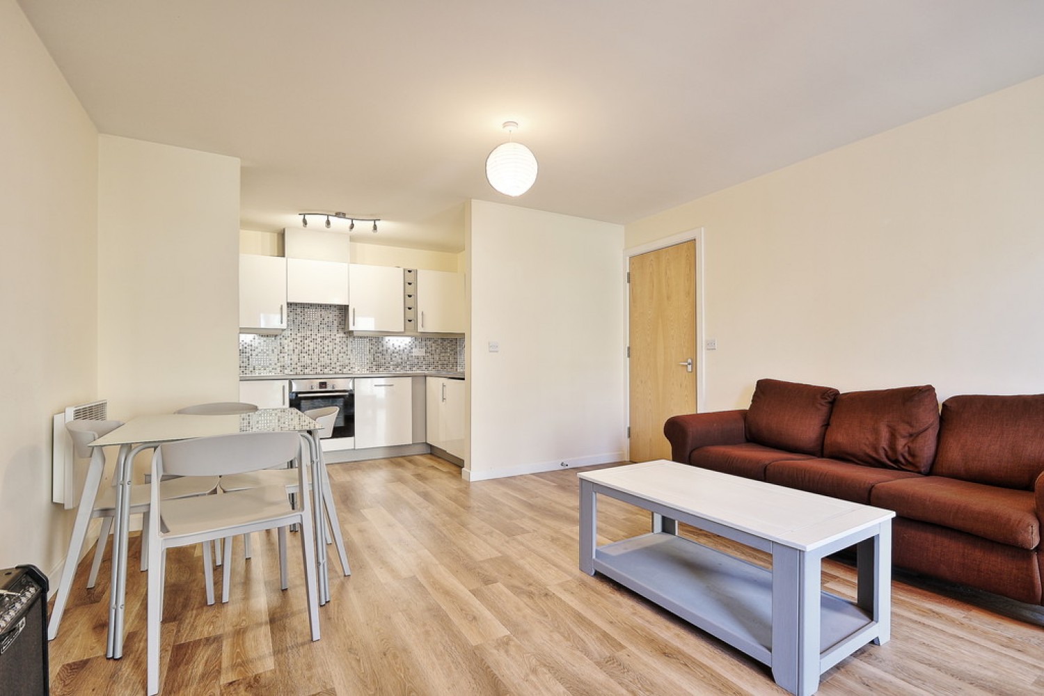1 bedroom Flat for Letting Warren Close