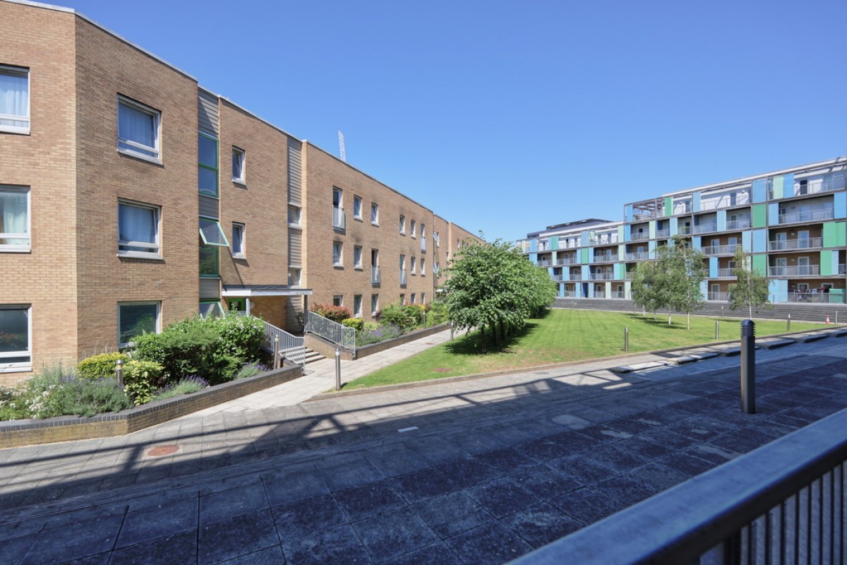 Warren Close