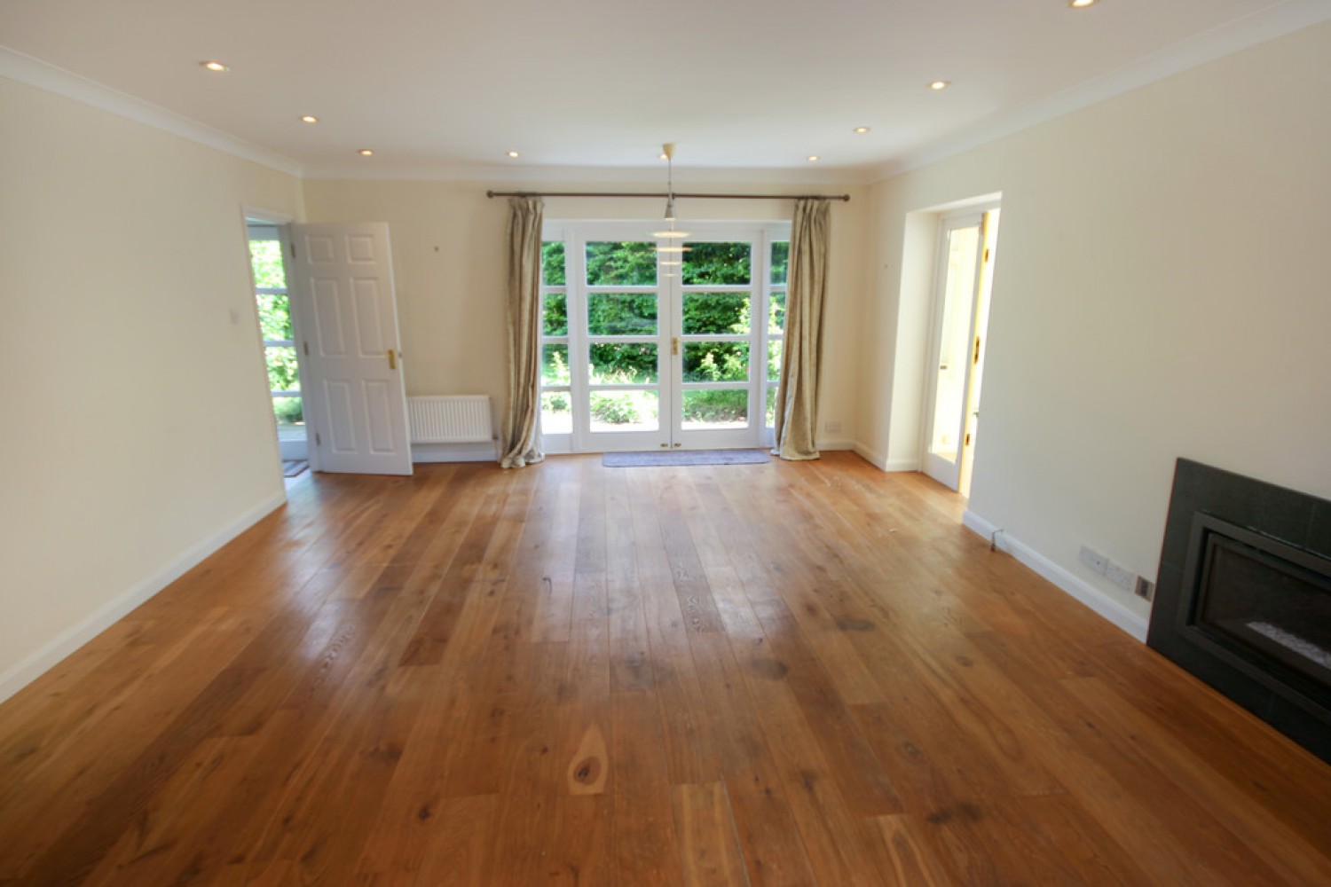 4 bedroom House for Letting The Crescent