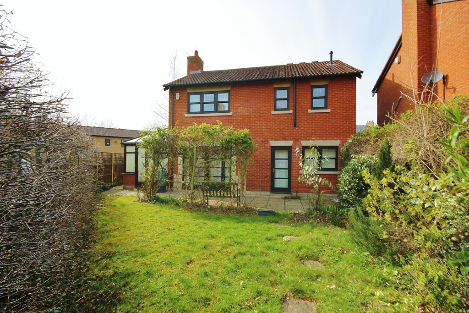 4 bedroom House for Letting The Crescent