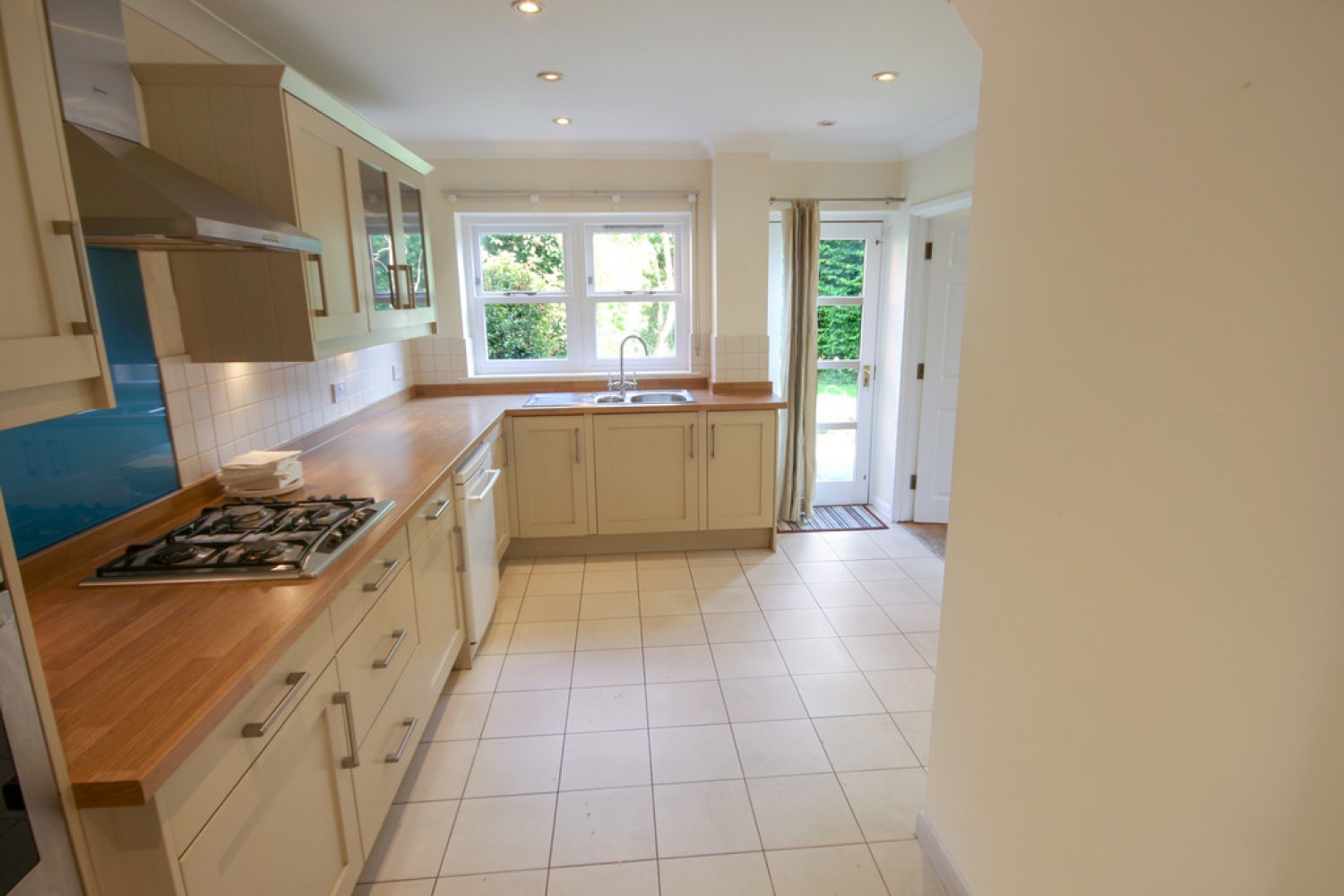 4 bedroom House for Letting The Crescent
