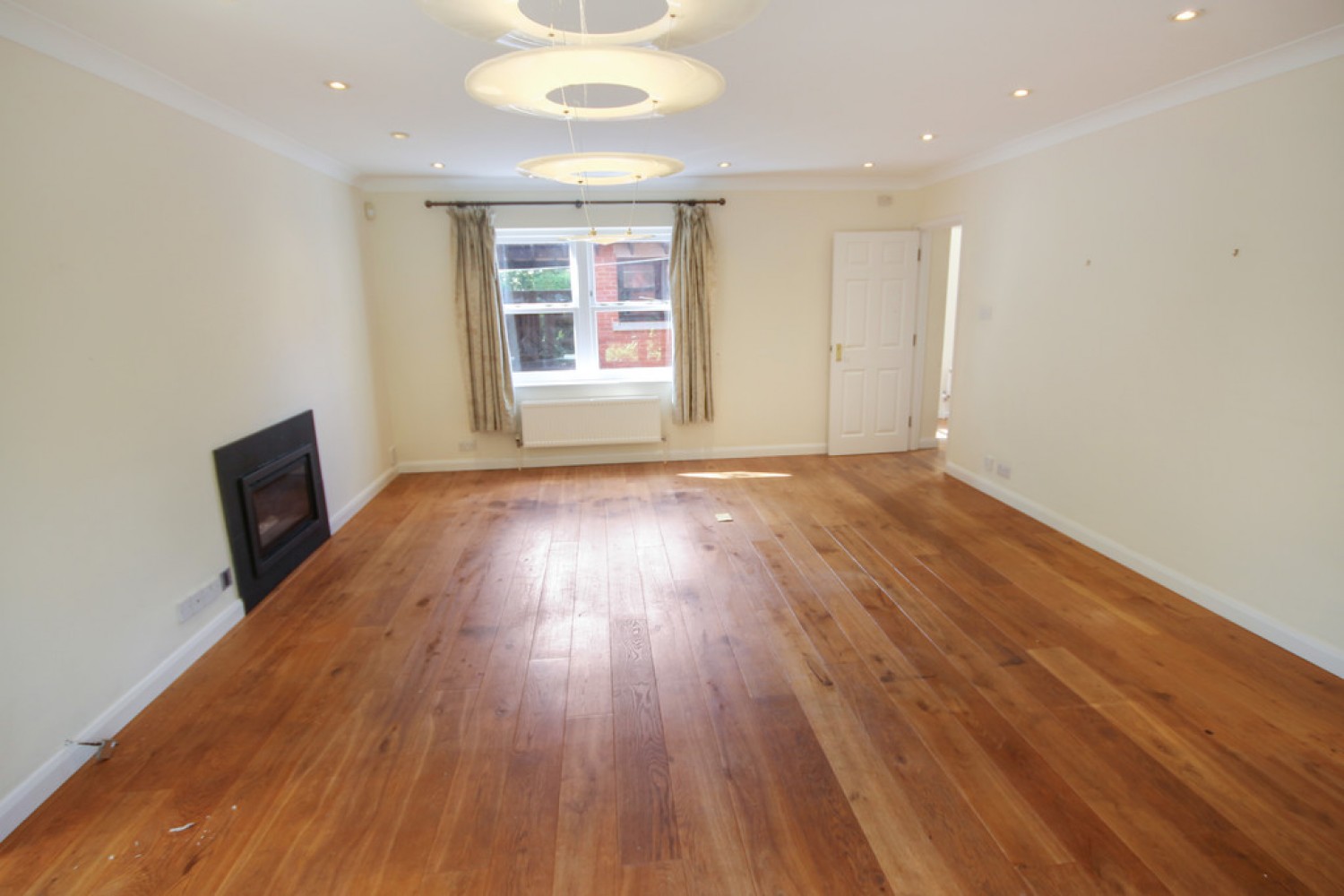4 bedroom House for Letting The Crescent