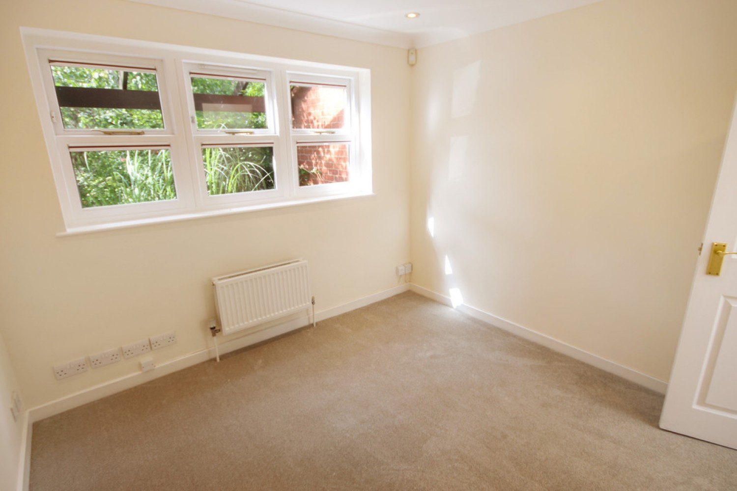 4 bedroom House for Letting The Crescent