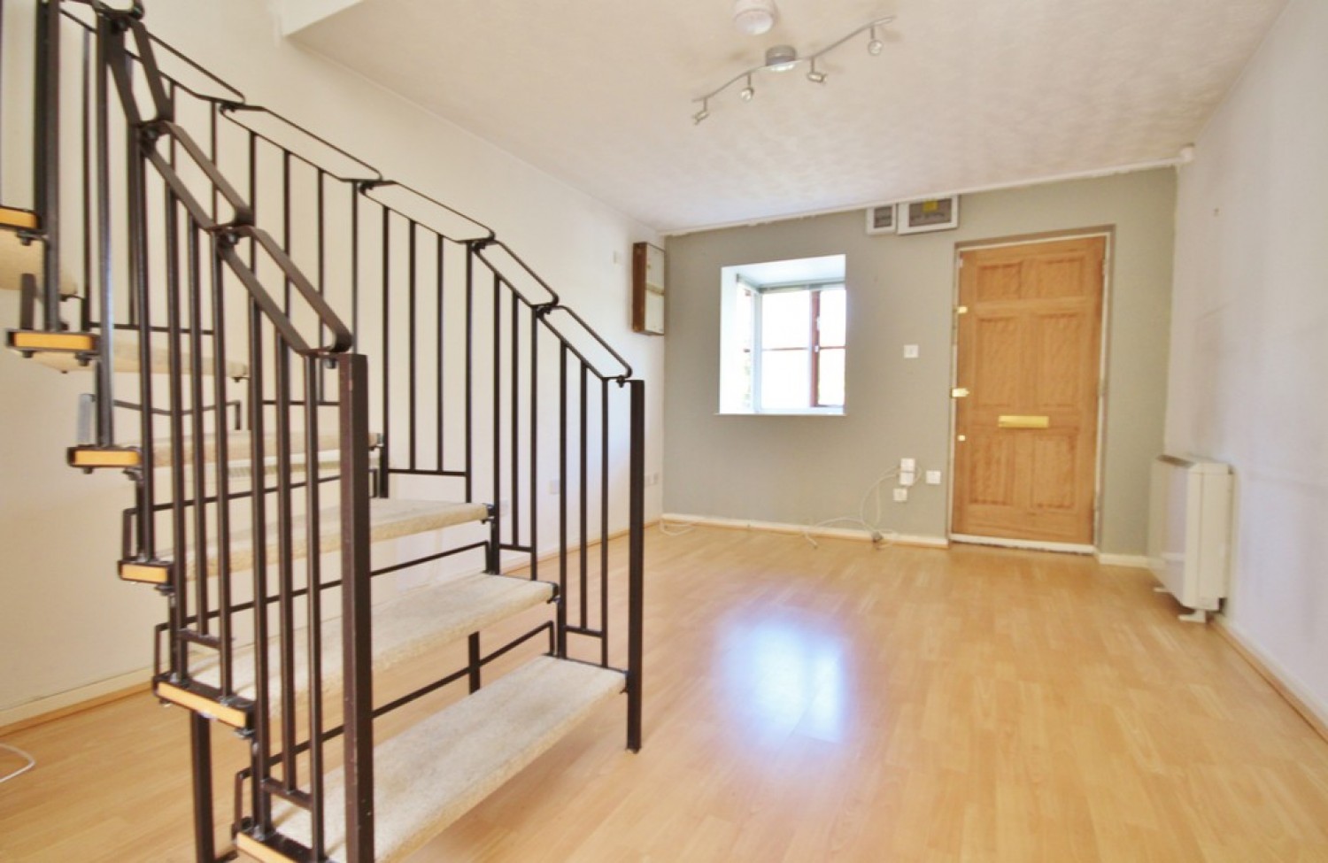 2 bedroom House for Letting Angus Close