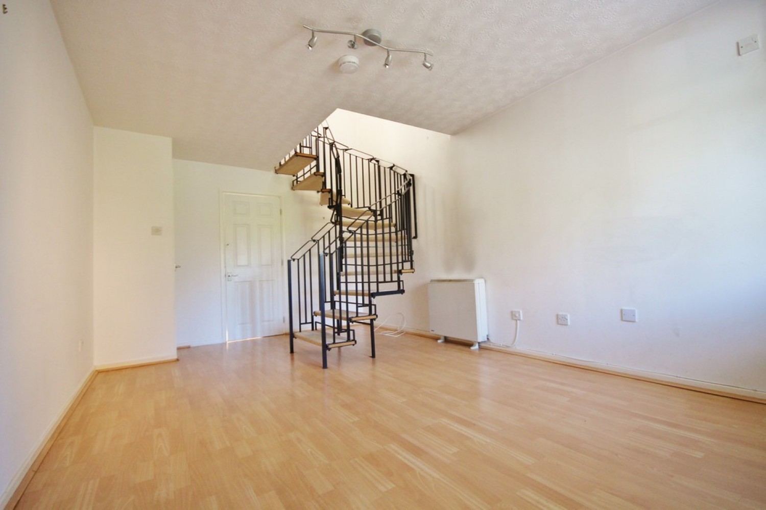 2 bedroom House for Letting Angus Close