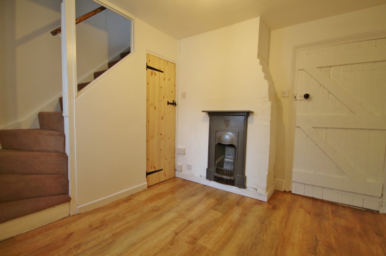 2 bedroom House for Letting School Lane