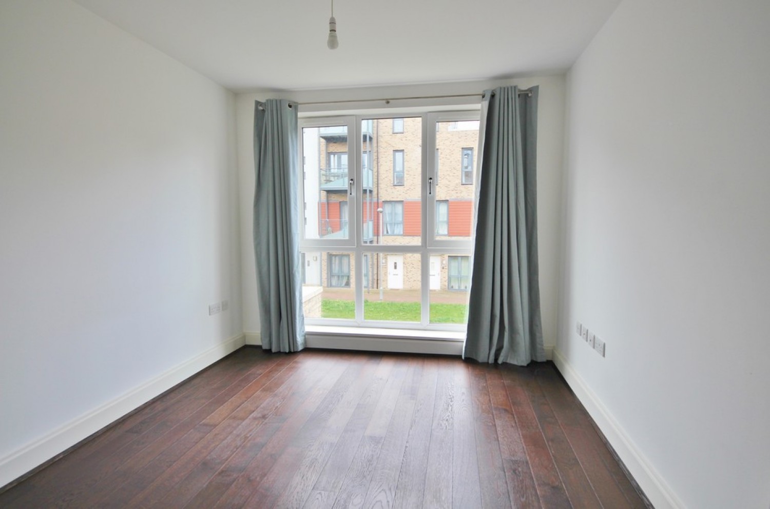 2 bedroom Flat for Letting Scholars Walk