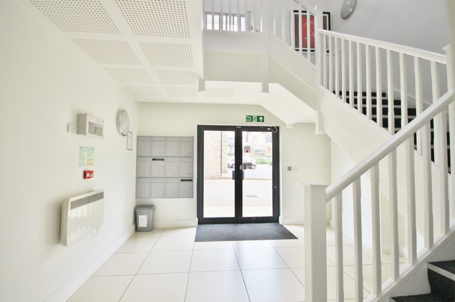 2 bedroom Flat for Letting Scholars Walk