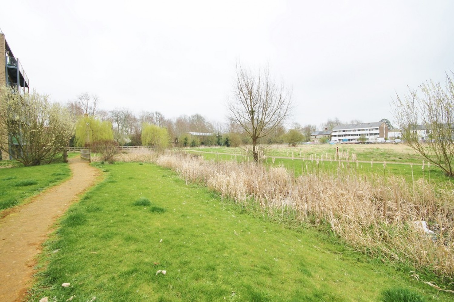 2 bedroom Flat for Letting Scholars Walk