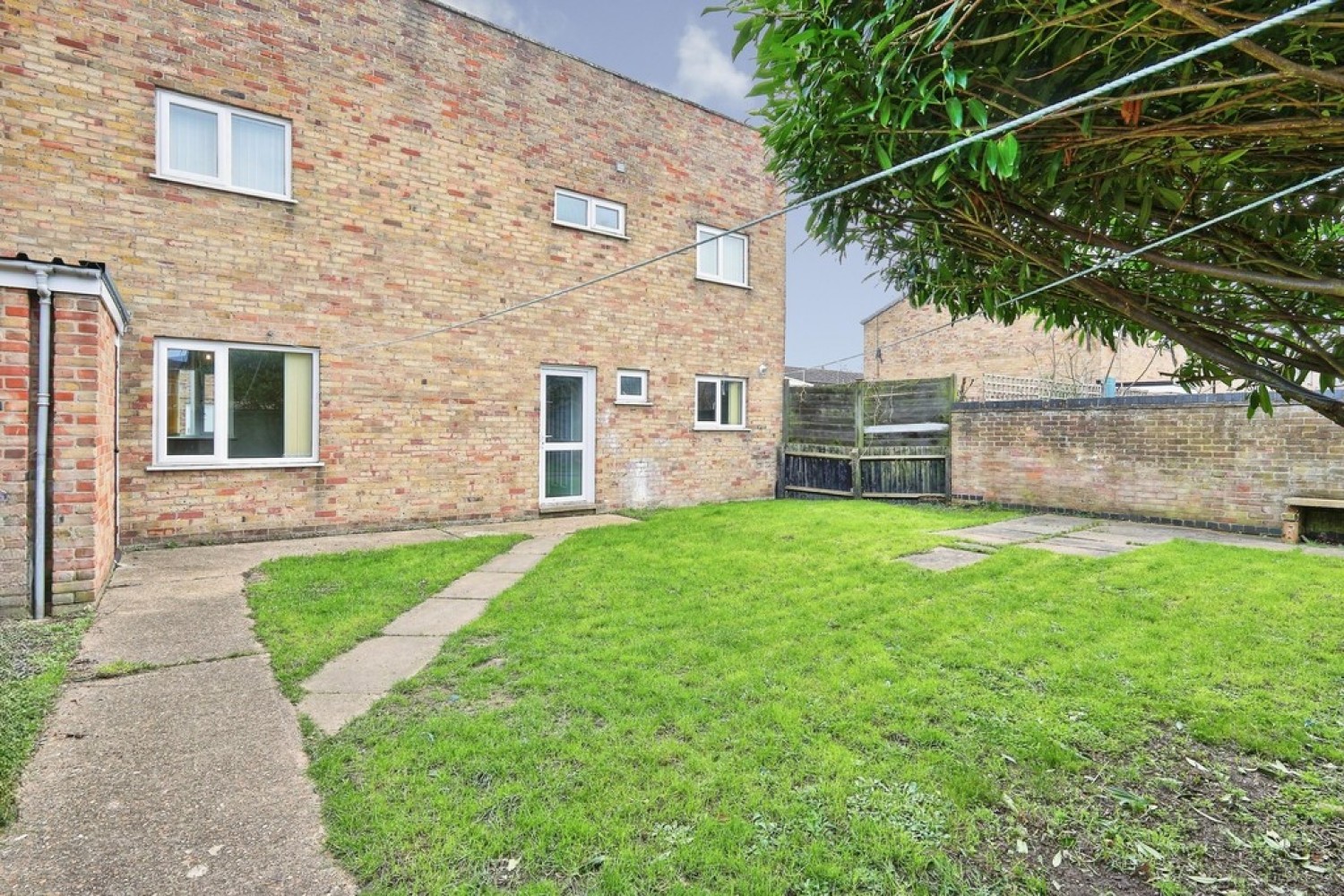 3 bedroom House for Letting Craister Court