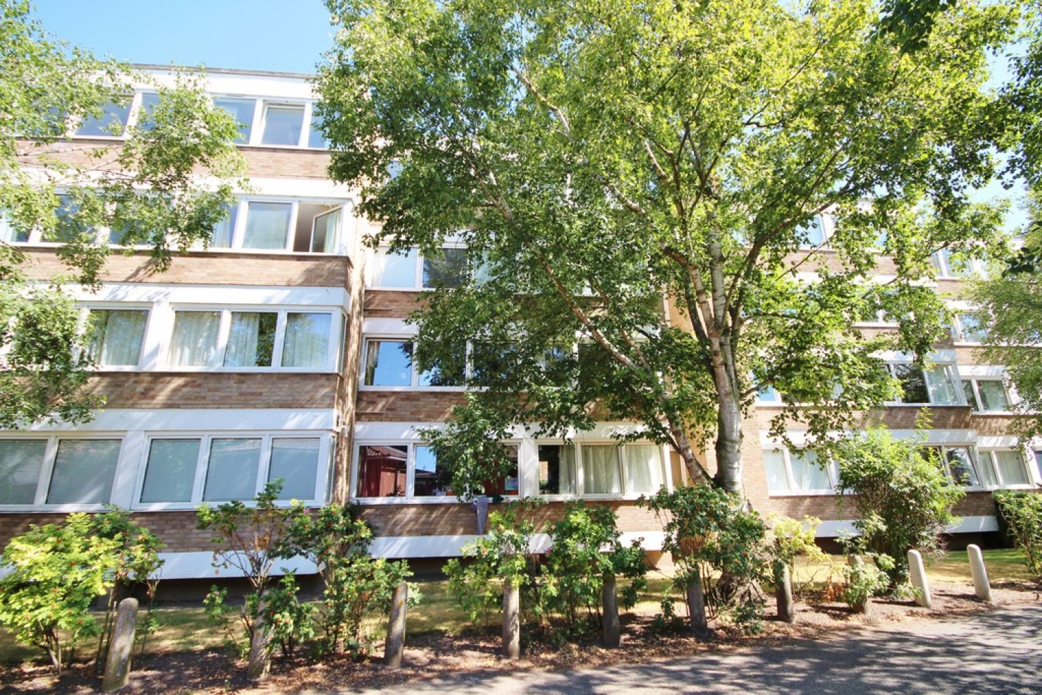 3 bedroom Flat for Letting Pentlands Court