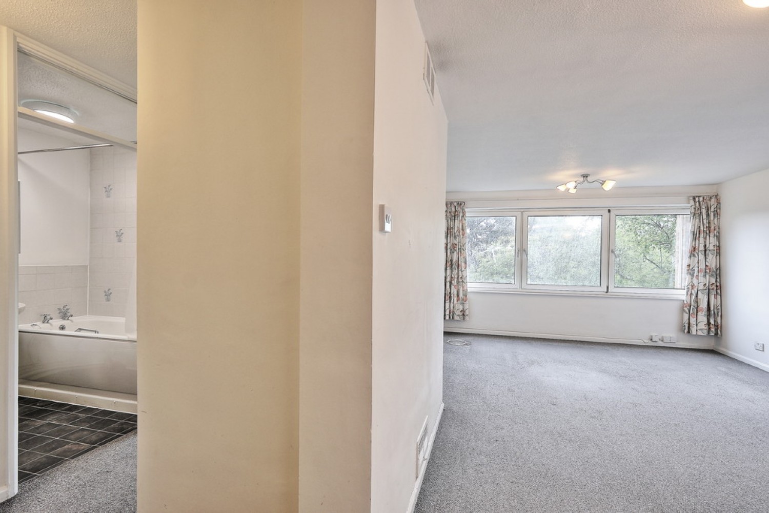 3 bedroom Flat for Letting Pentlands Court
