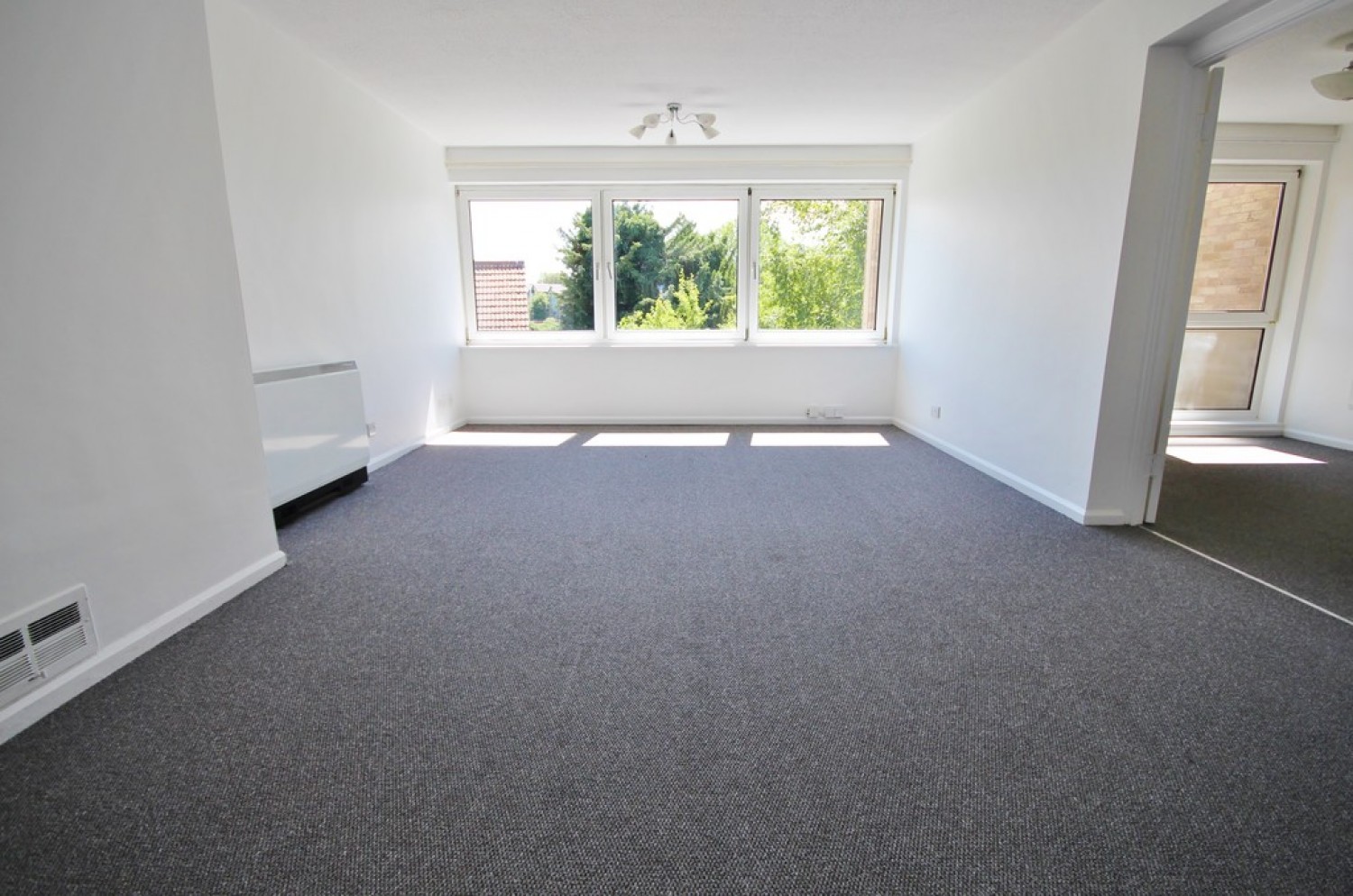 3 bedroom Flat for Letting Pentlands Court