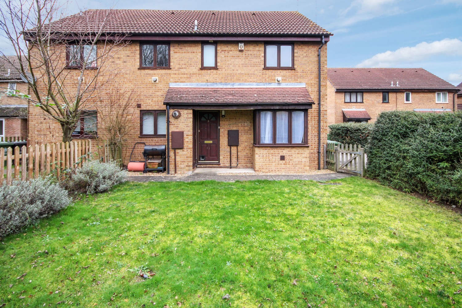 2 bedroom Property in James Carlton Close