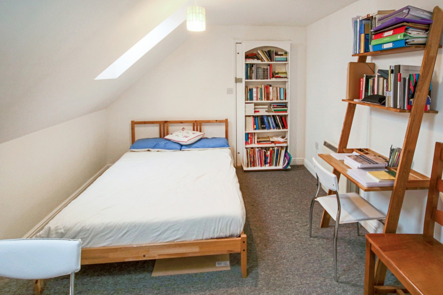 3 bedroom Flat in Winstanley Court