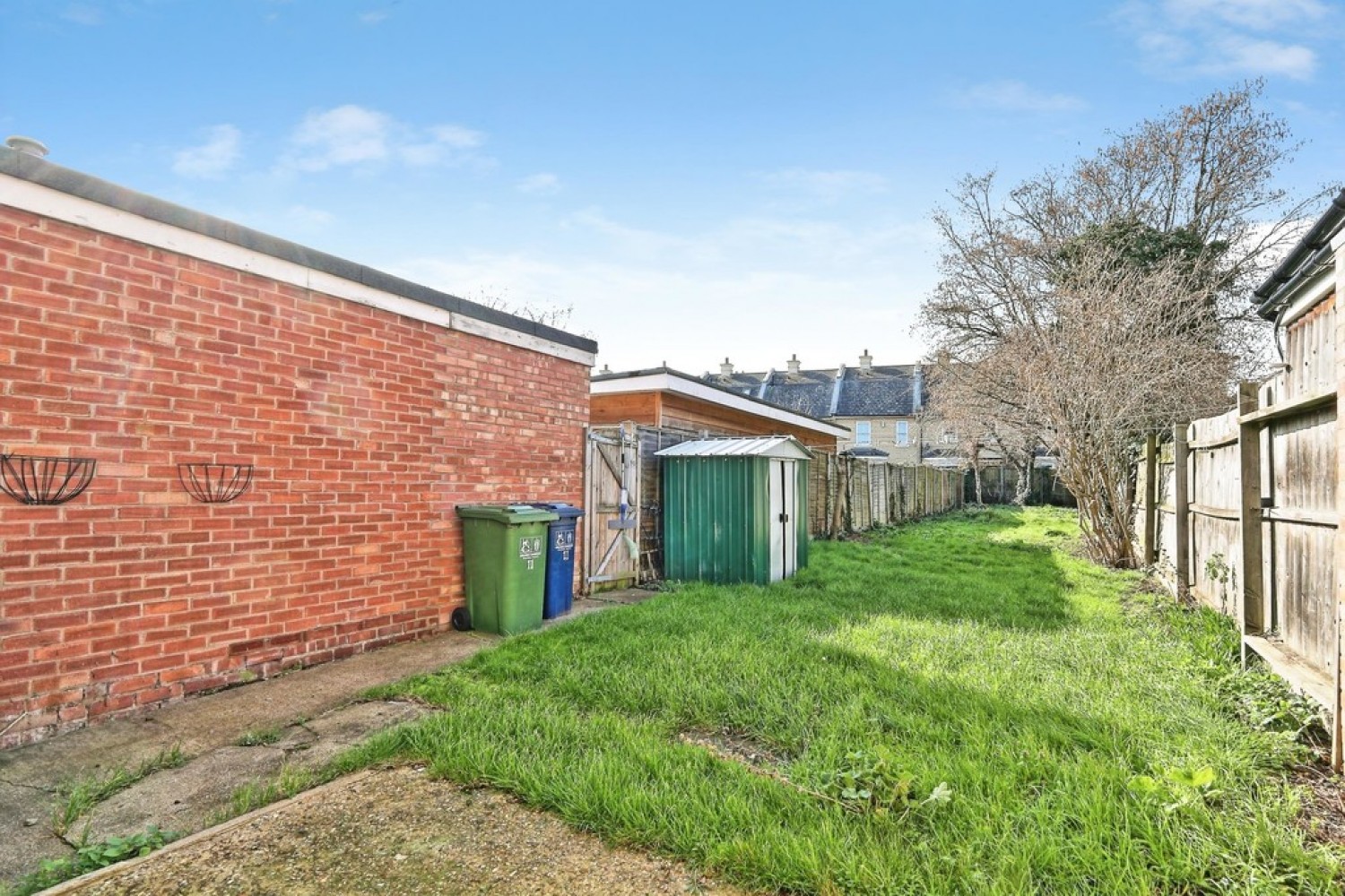 3 bedroom House for Letting Silverwood Close