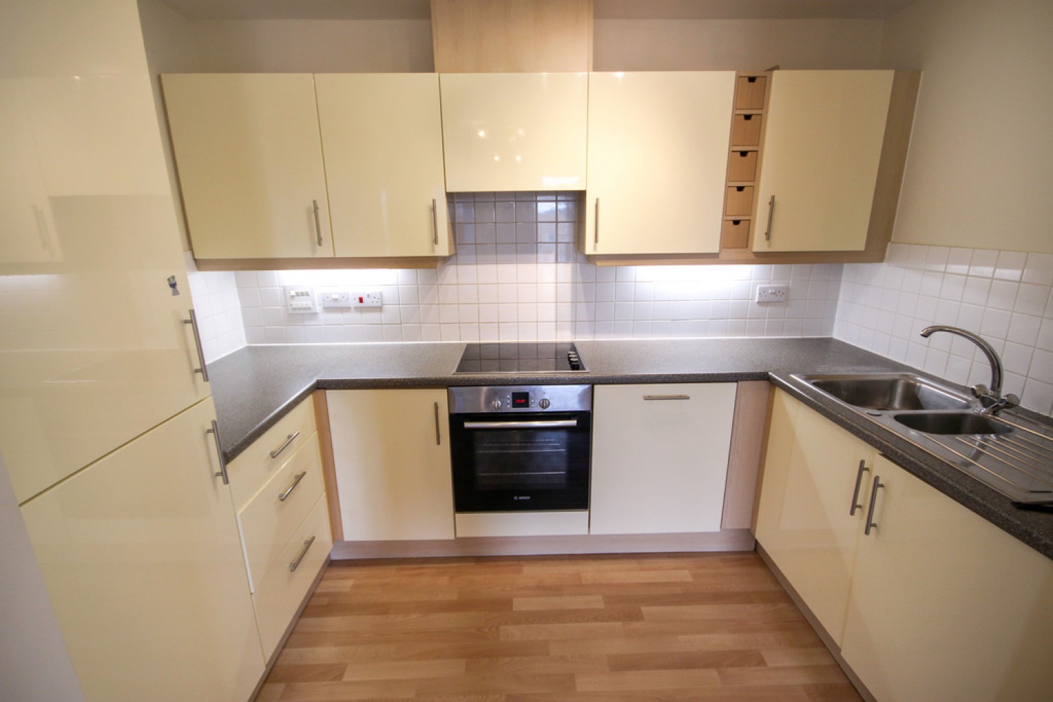 2 bedroom Flat for Sale Warren Close