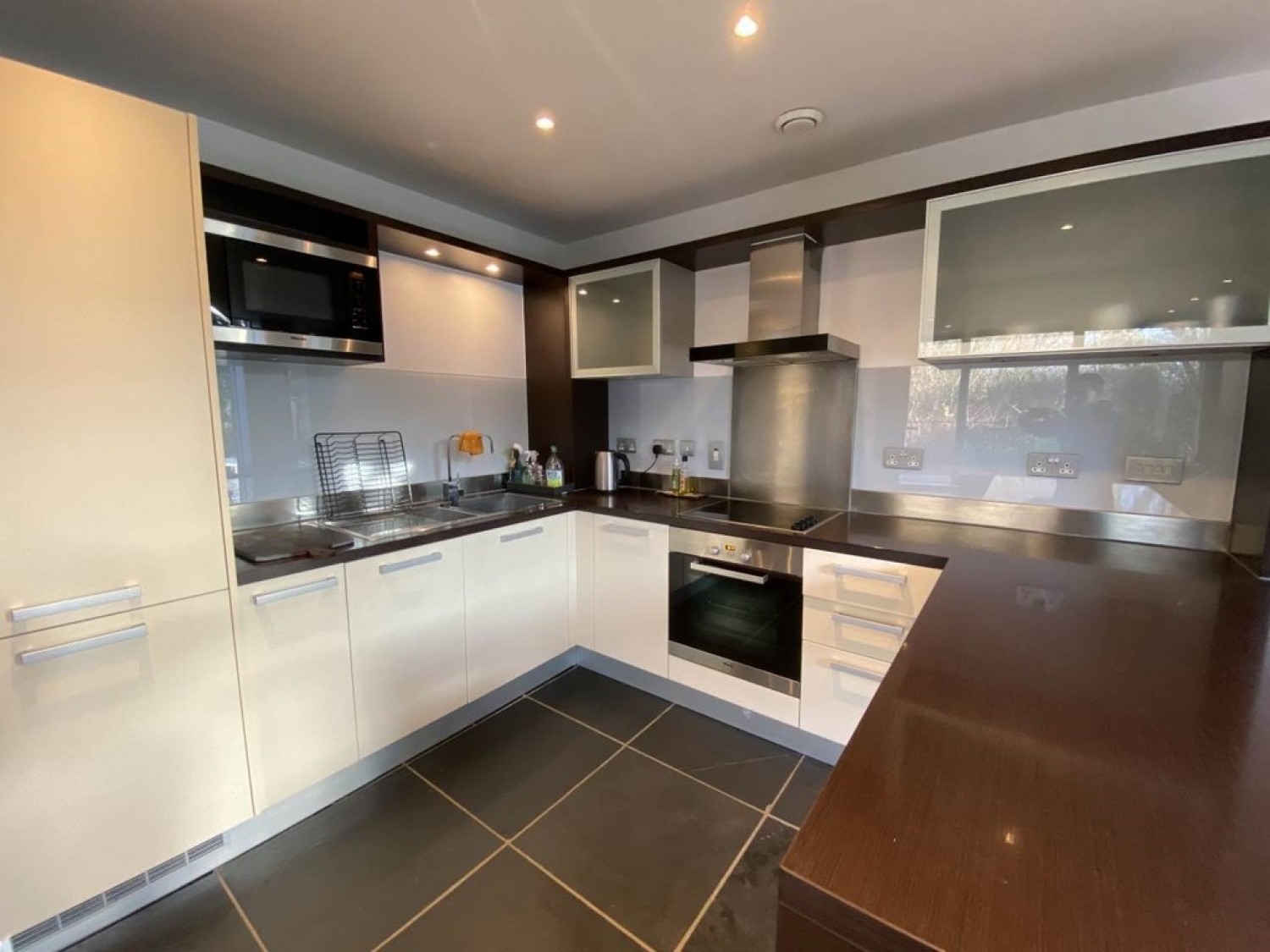 The Oak Building, Kingfisher Way