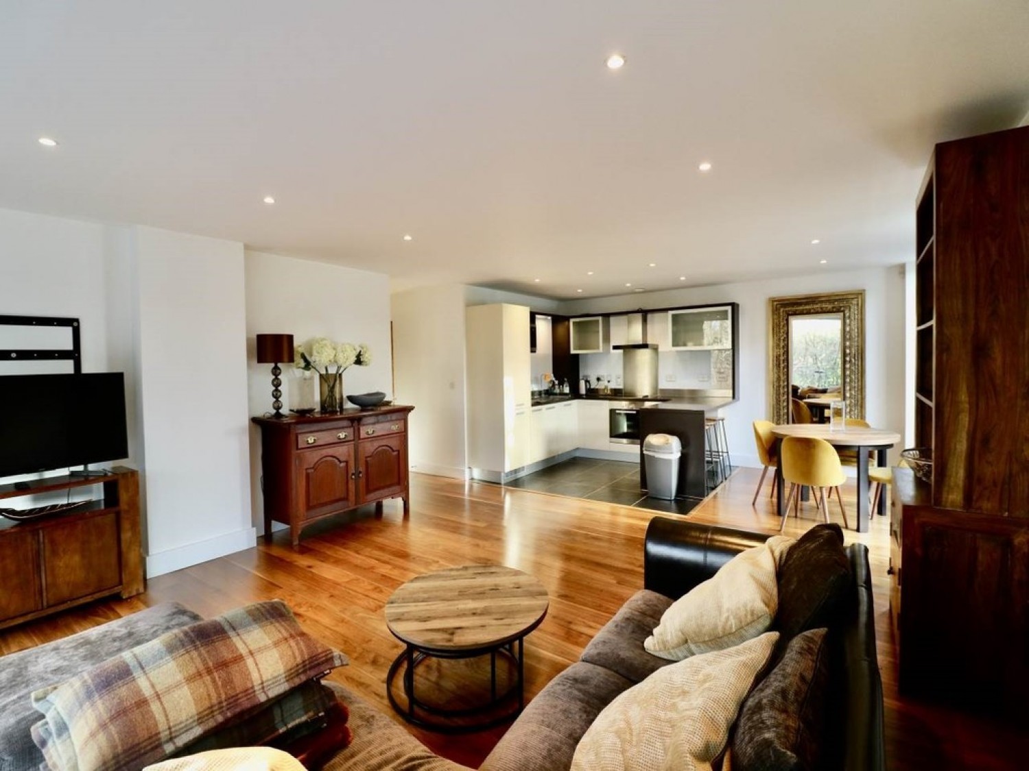 The Oak Building, Kingfisher Way