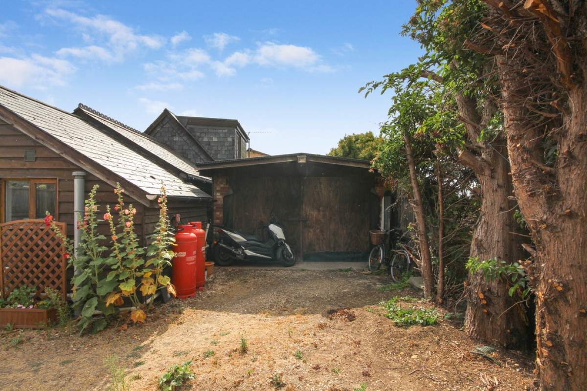 Newmarket Road, Teversham