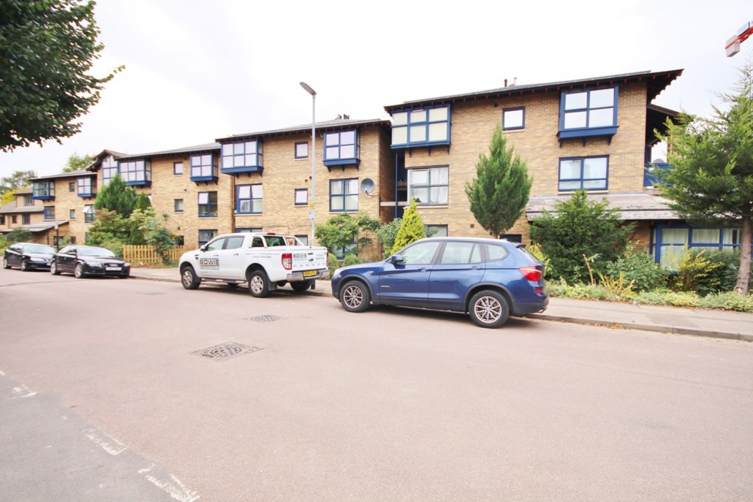 Midwinter Place, Hamilton Road