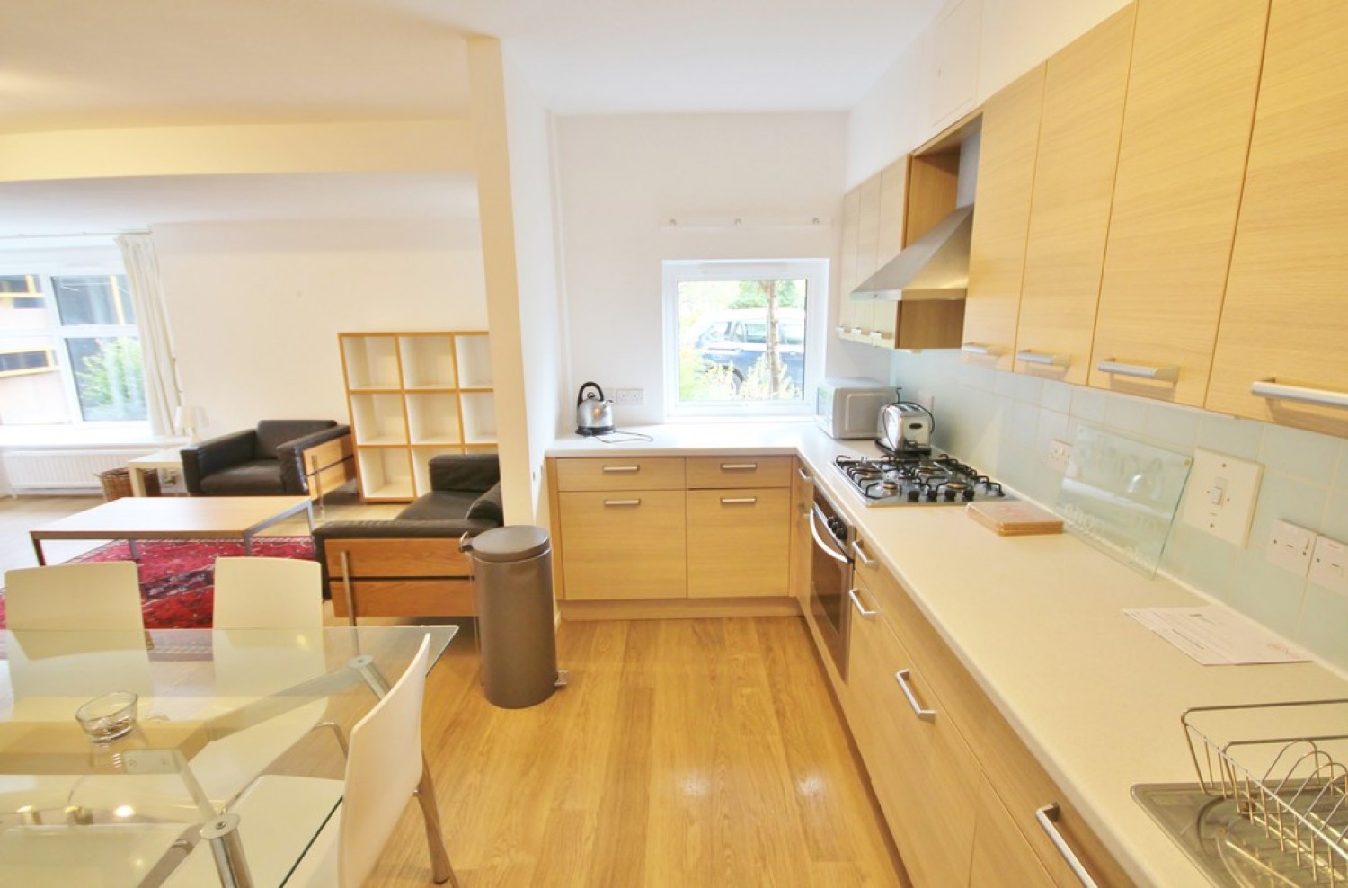 Midwinter Place, Hamilton Road