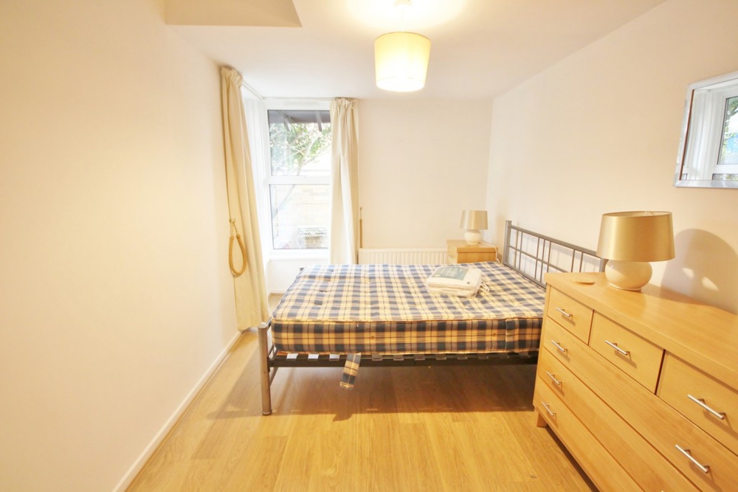 Midwinter Place, Hamilton Road