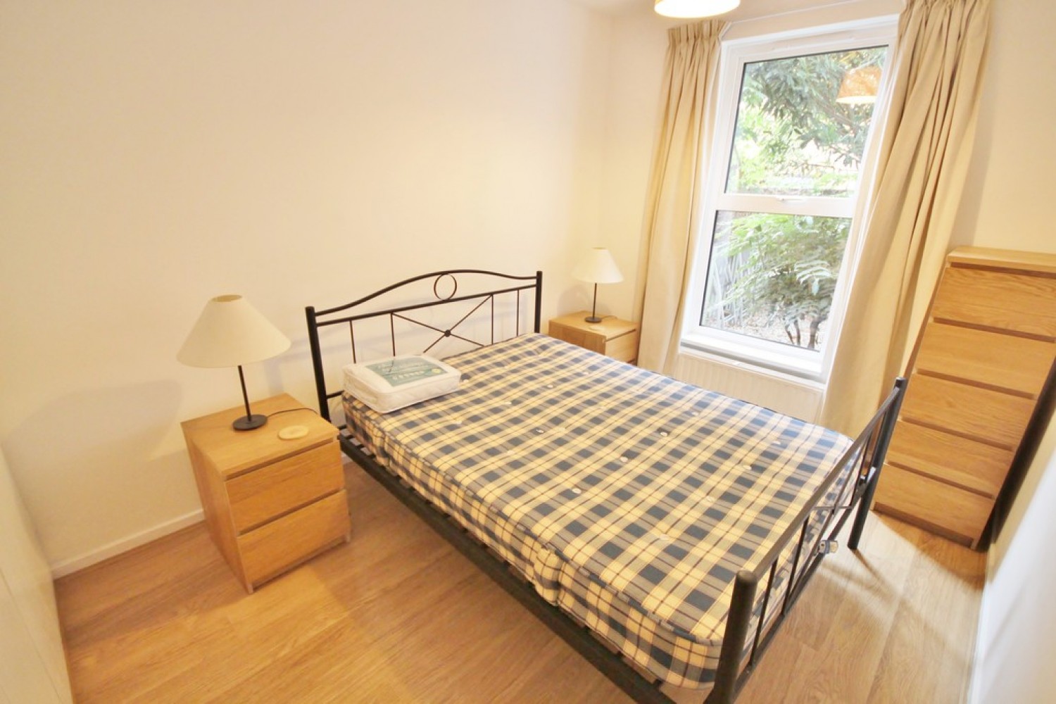 Midwinter Place, Hamilton Road