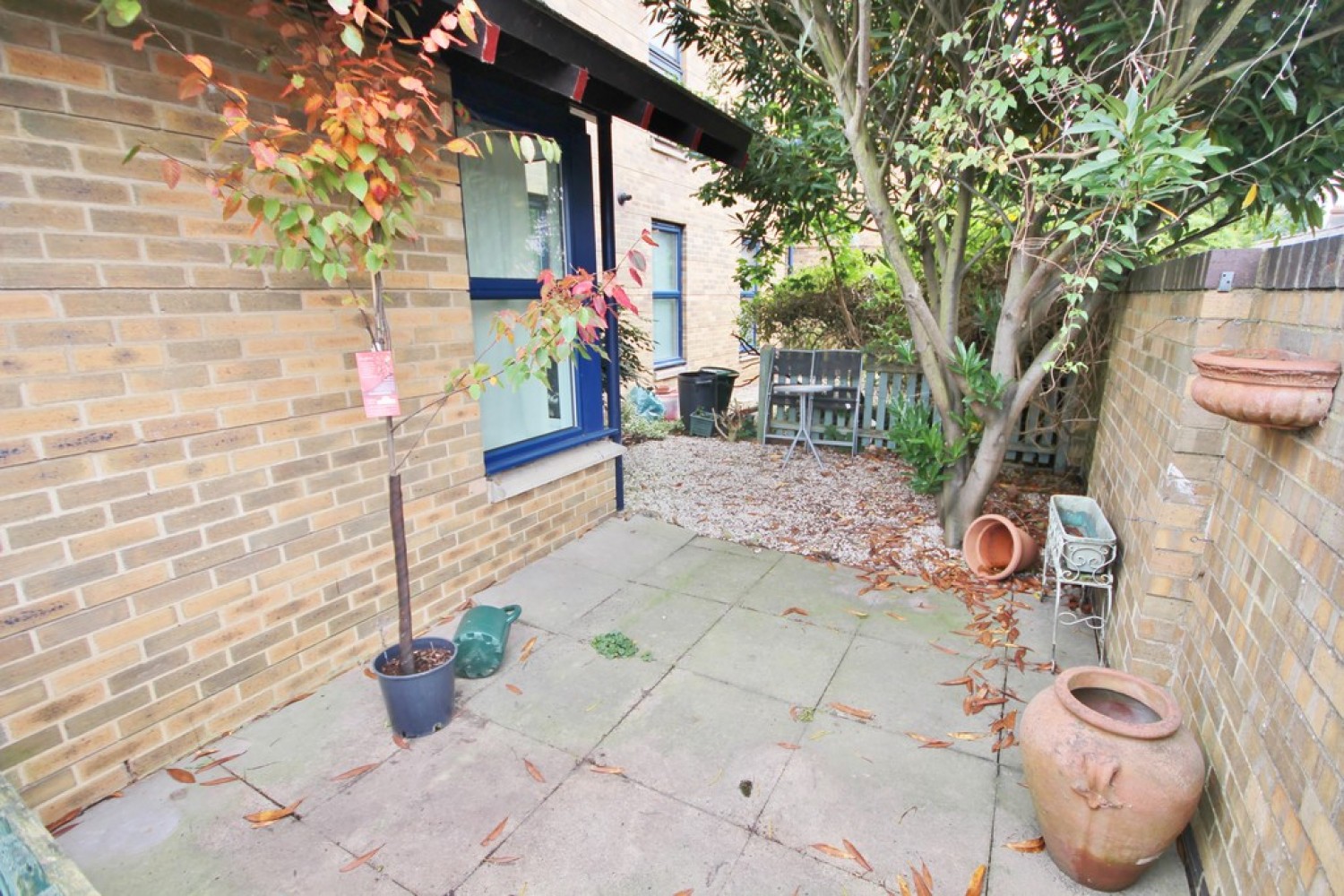 Midwinter Place, Hamilton Road