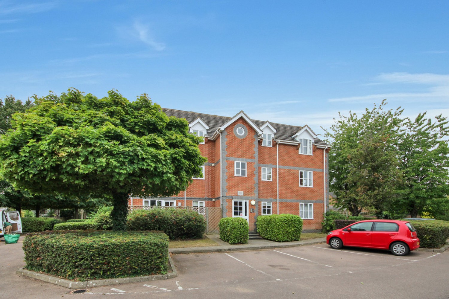 Rowan House, Woodhead Drive
