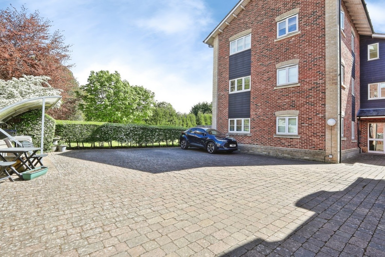 2 bedroom Flat for Sale Ancient Meadows