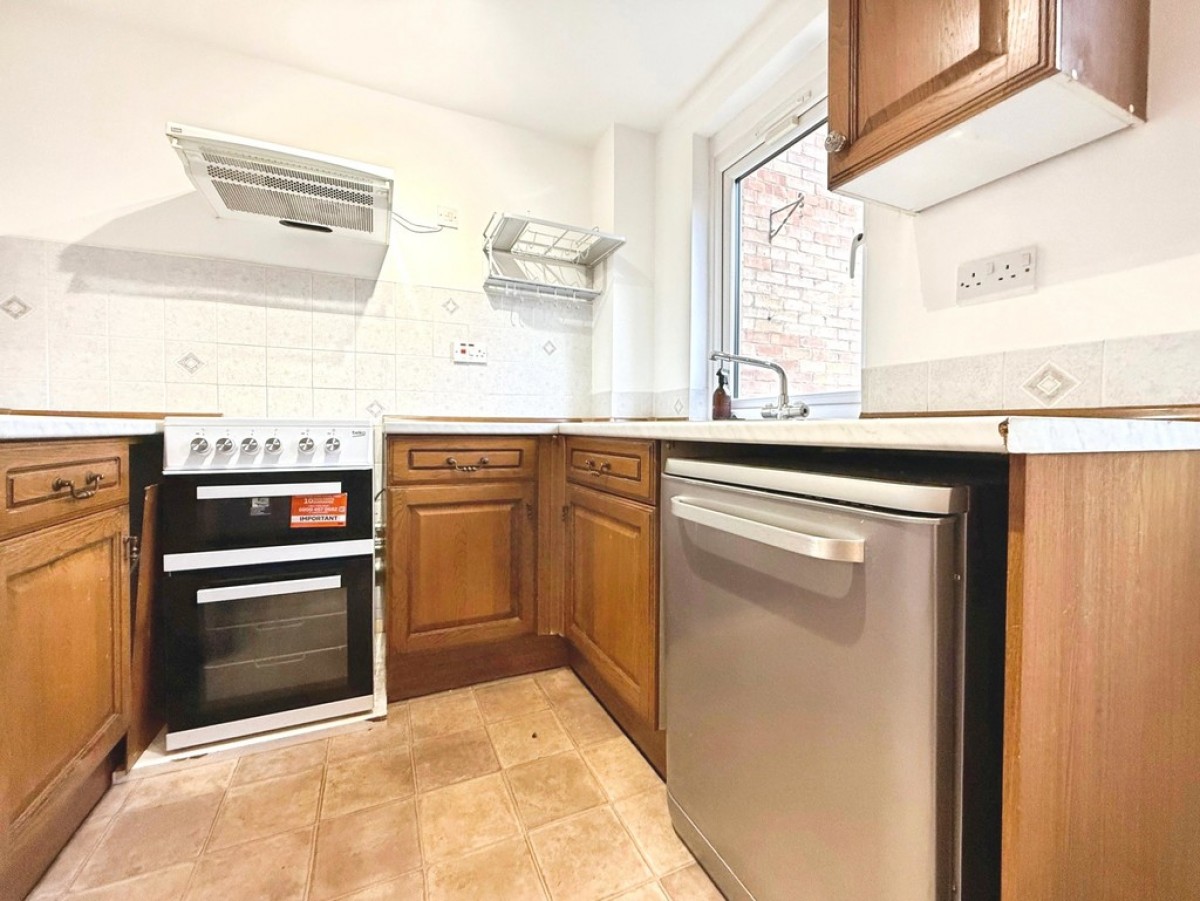 Augustus Close, Cambridge