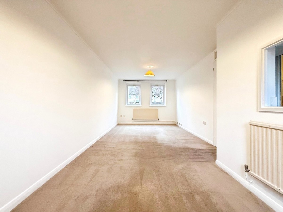 Augustus Close, Cambridge