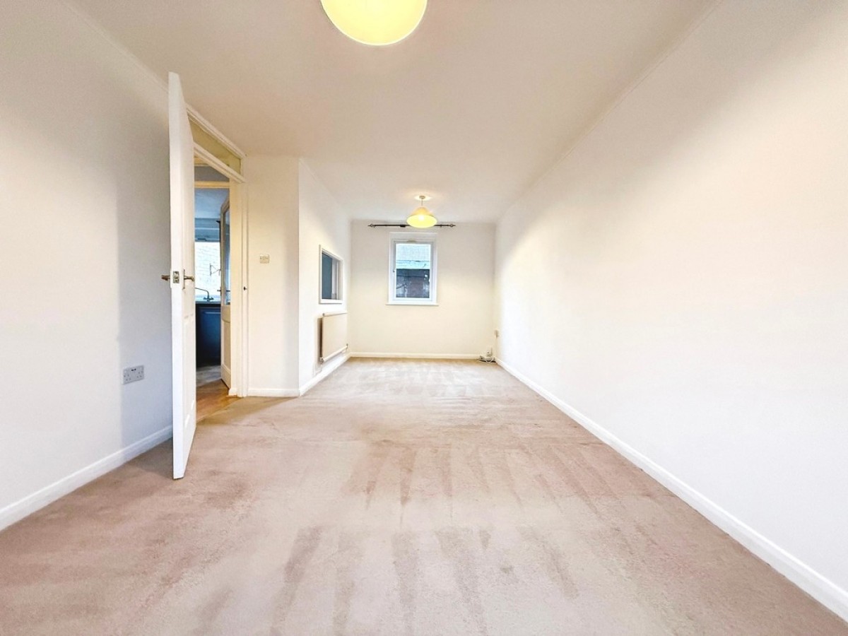 Augustus Close, Cambridge