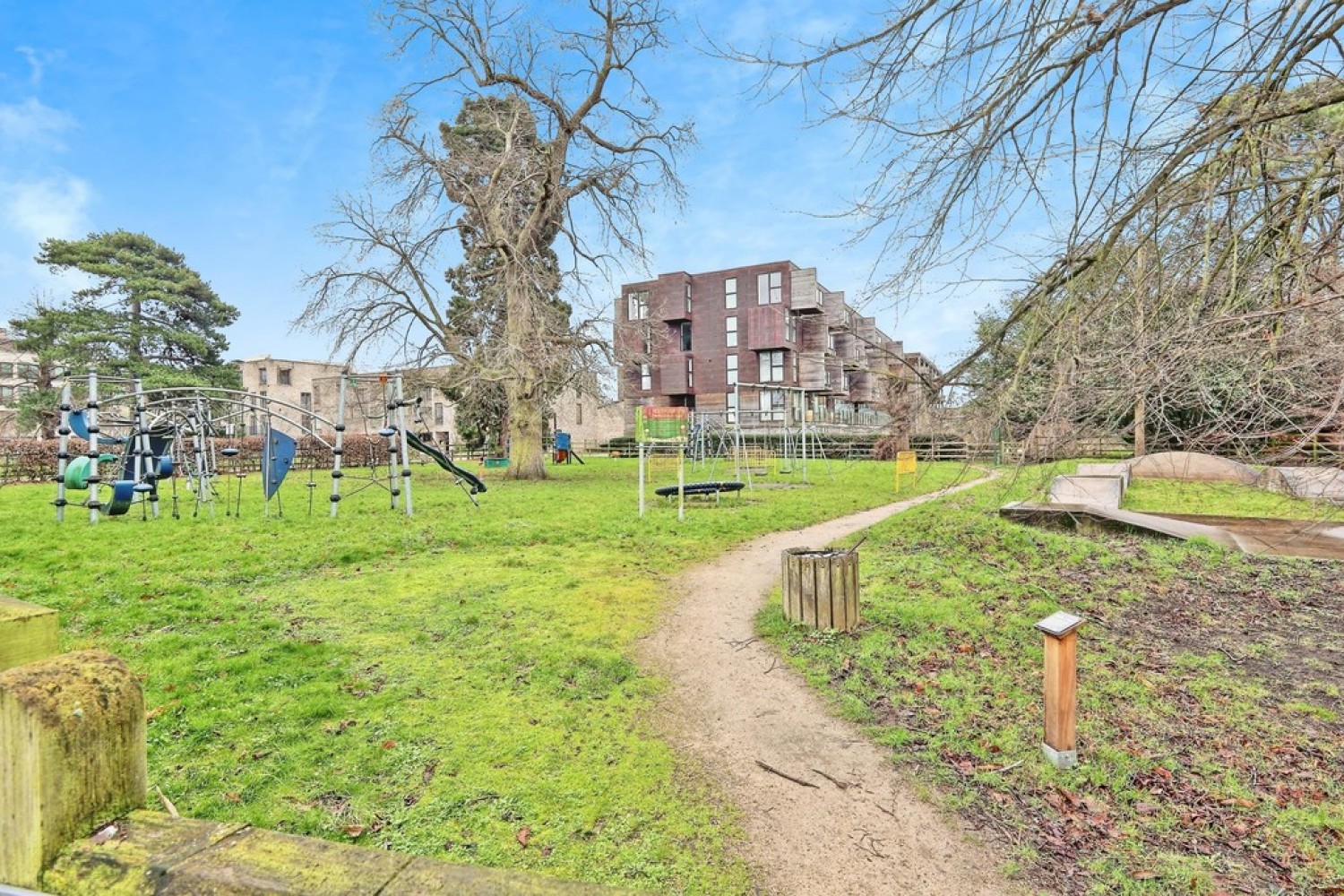 2 bedroom Flat in Copper Building, Kingfisher Way