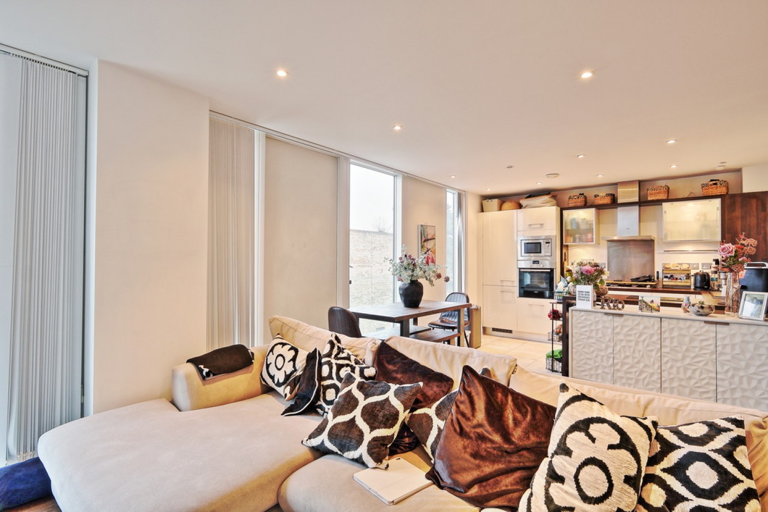 2 bedroom Flat in Copper Building, Kingfisher Way