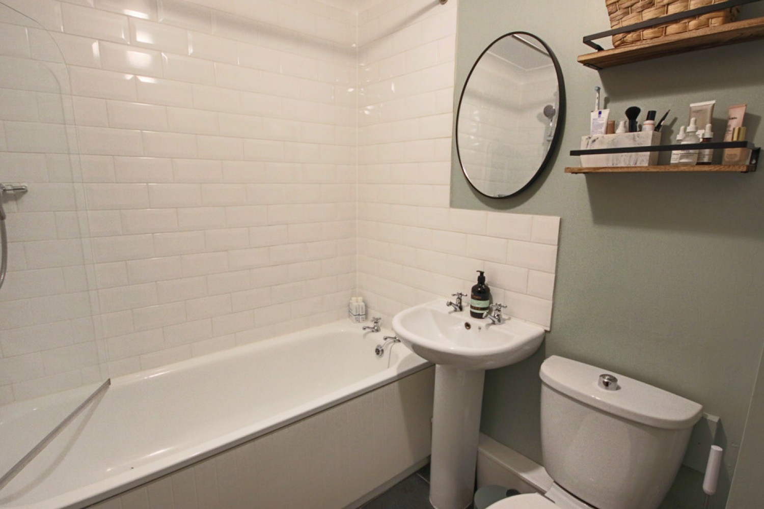 1 bedroom Flat for Letting High Street, Chesterton