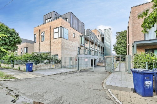 Flamsteed Close