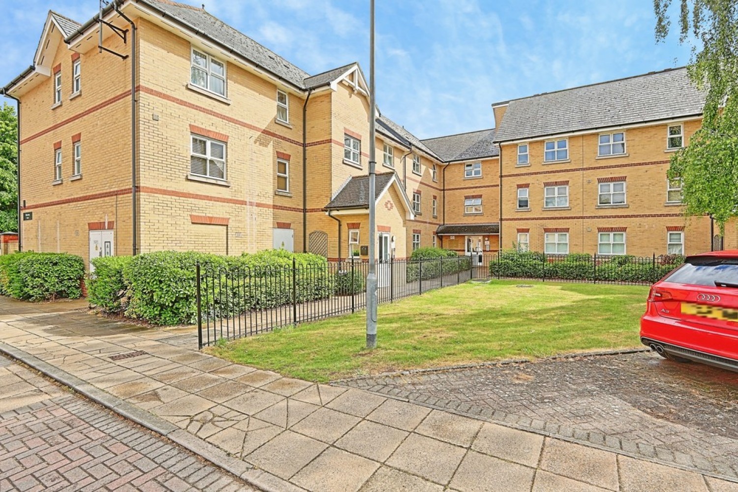 1 bedroom Flat for Sale Winstanley Court, Cambridge