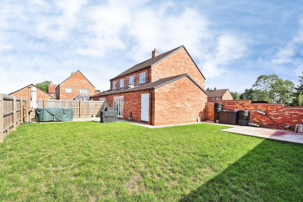Sandpit Close, Over