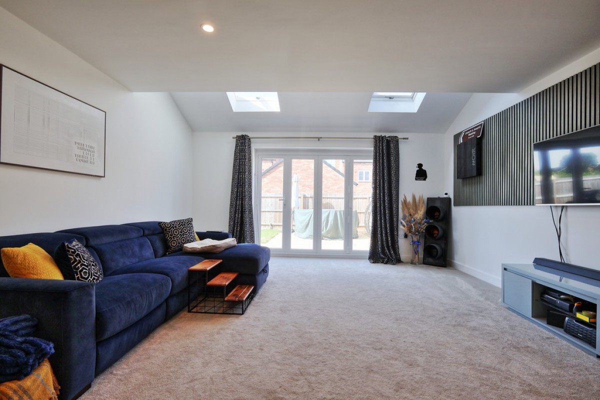 Sandpit Close, Over