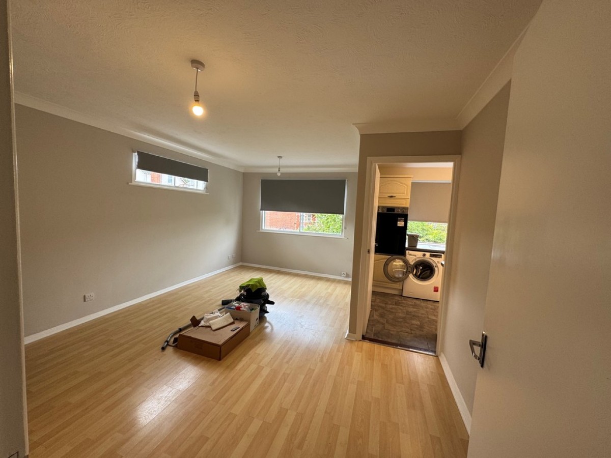 Flat 7, 10 Warren Road