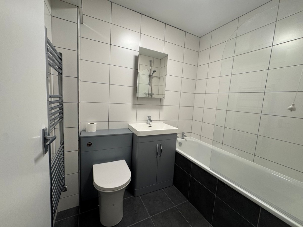 Flat 7, 10 Warren Road