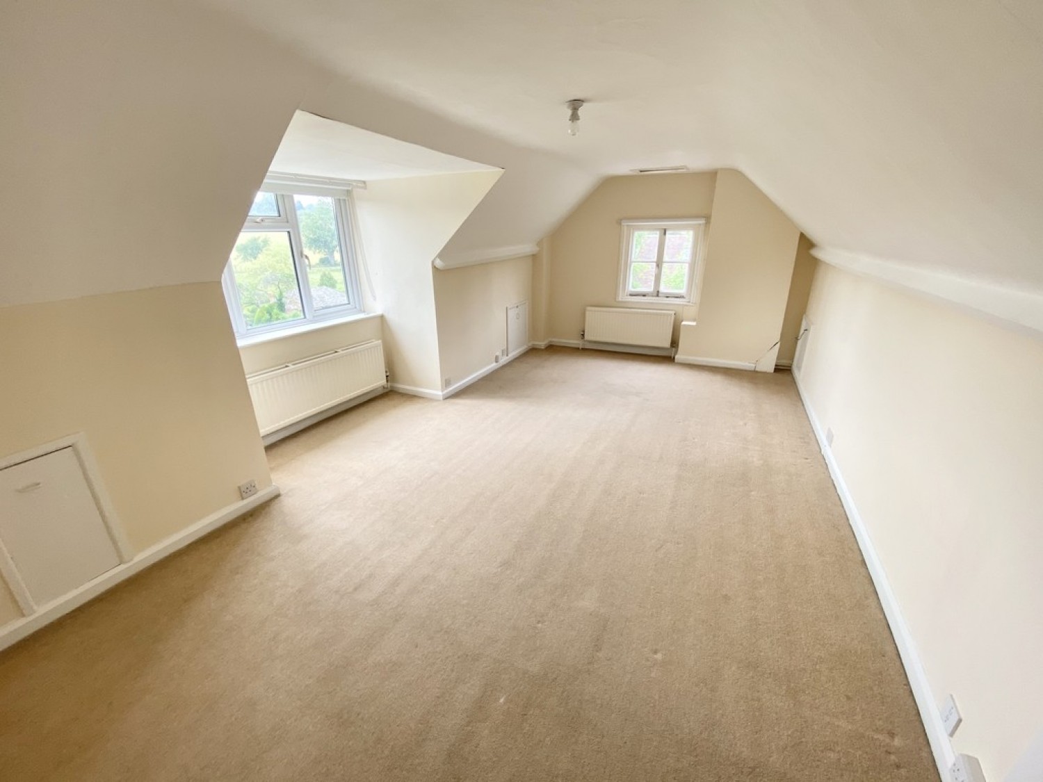 3 bedroom Bungalow for Letting Brook Lane, Albury