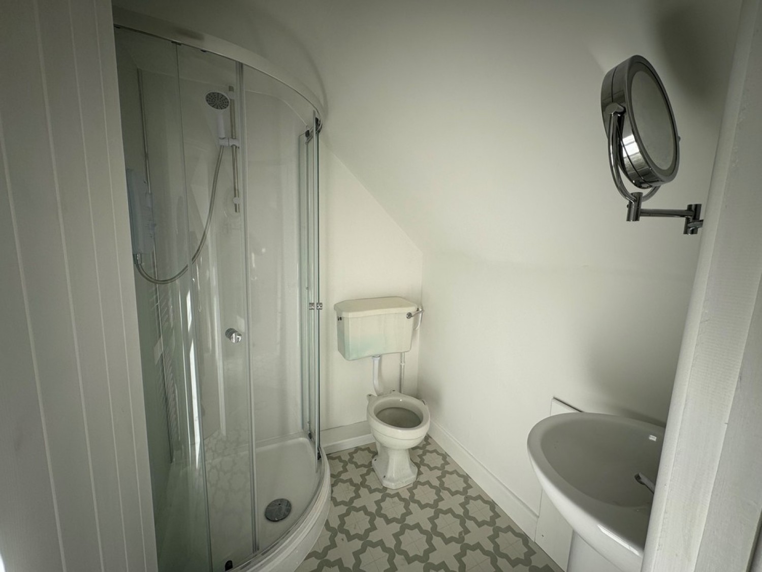 3 bedroom Bungalow for Letting Brook Lane, Albury