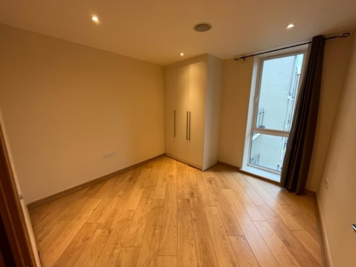 Printing House Square, The Bars