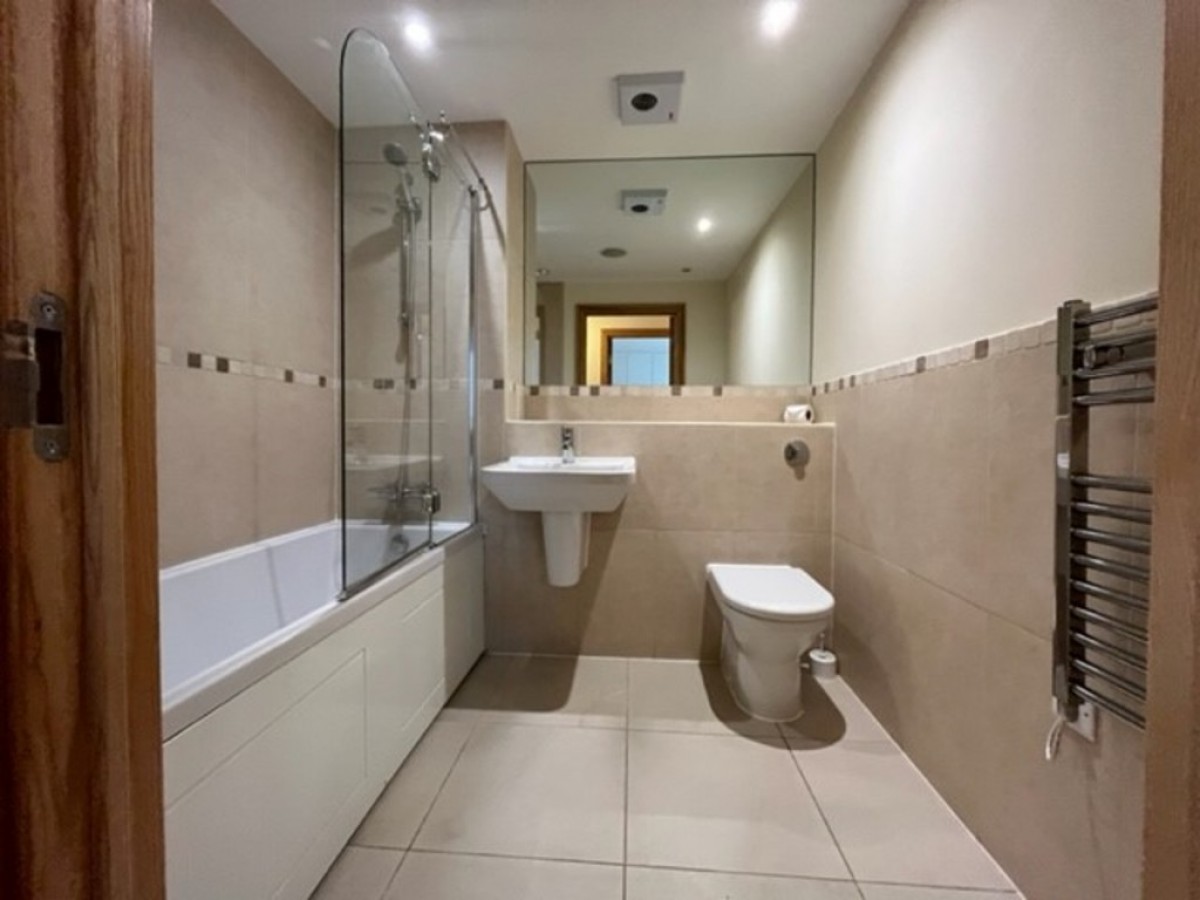 Printing House Square, The Bars