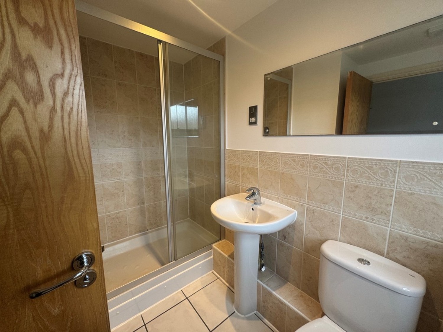 3 bedroom Flat for Letting Sandfield Court, The Bars