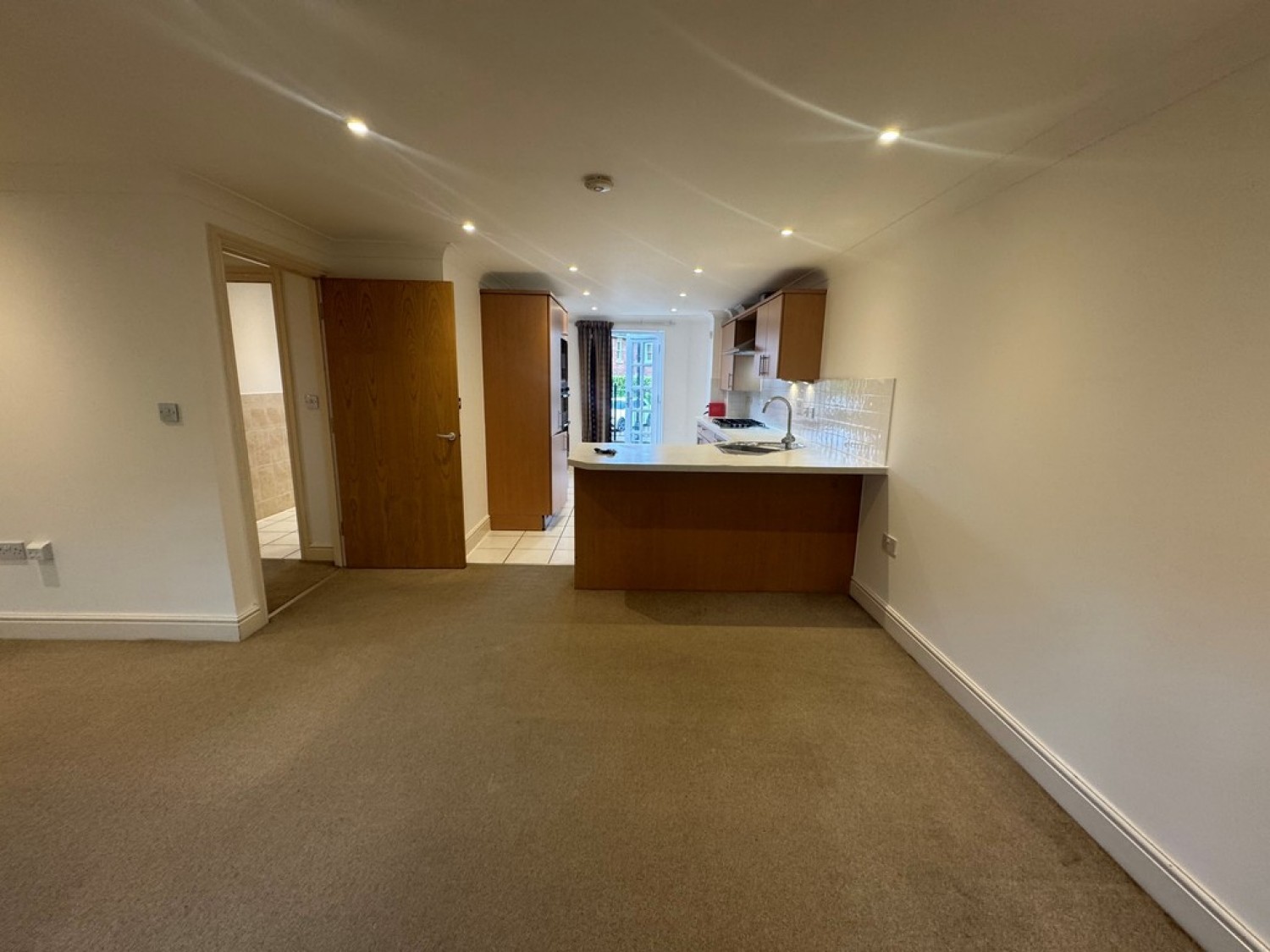 3 bedroom Flat for Letting Sandfield Court, The Bars